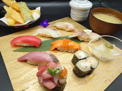 寿司の詰め合わせ