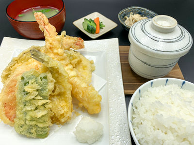 海鮮丼のセットメニュー