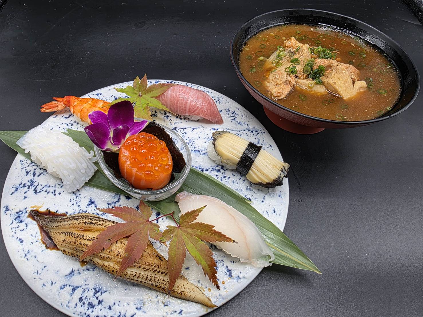 海鮮丼のセットメニュー